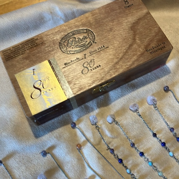 Big 20 pc lot of ladies/girls handmade pendulums with empty wooden cigar box - Picture 2 of 9